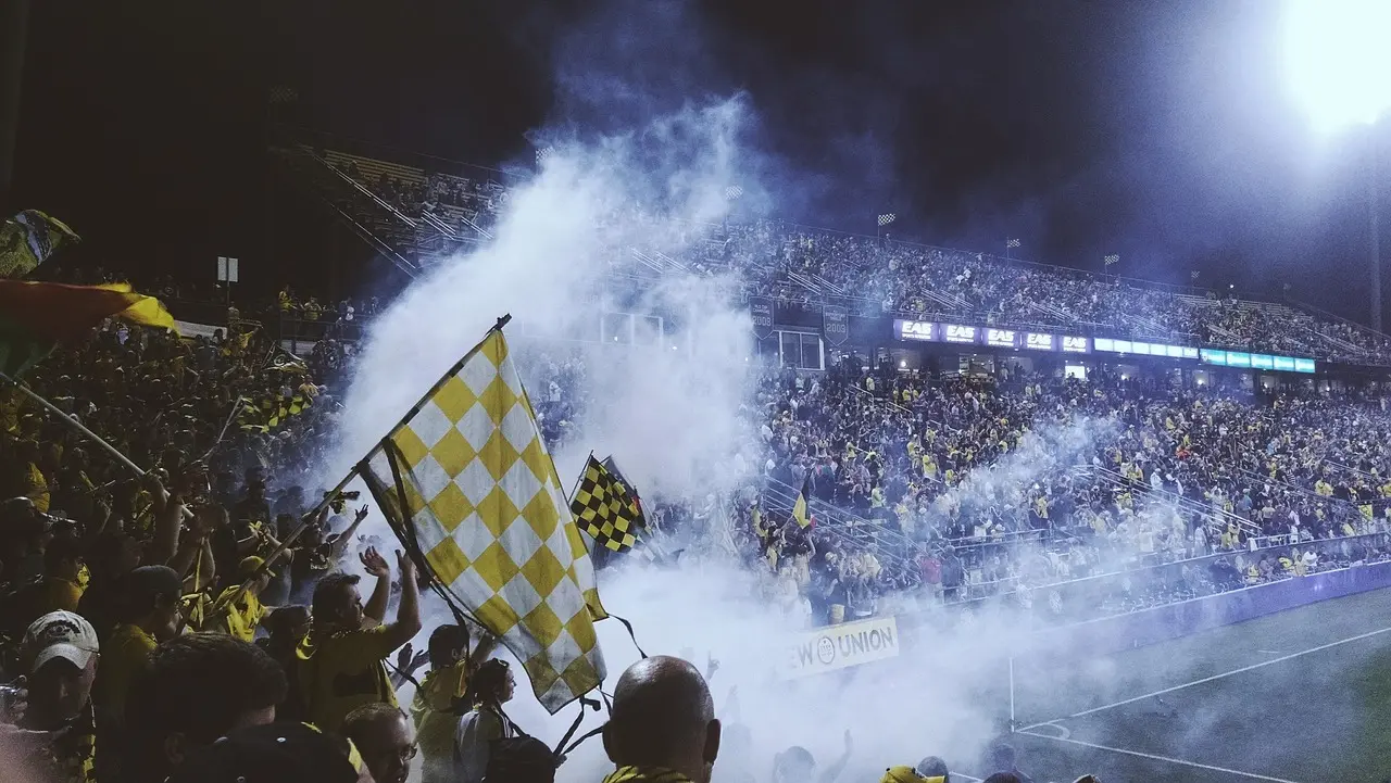 Sådan navigerer du i polske stadionregler for pyroteknik