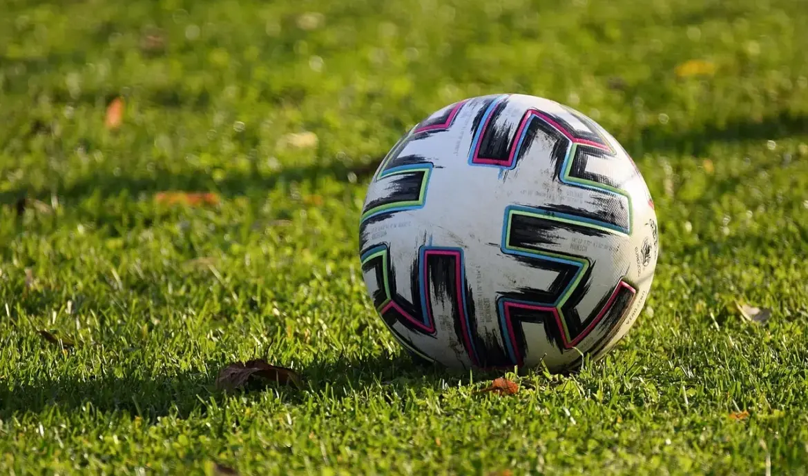 Ekstraklasa runde 16: store sejre, røde kort og en udligning i tillægstiden