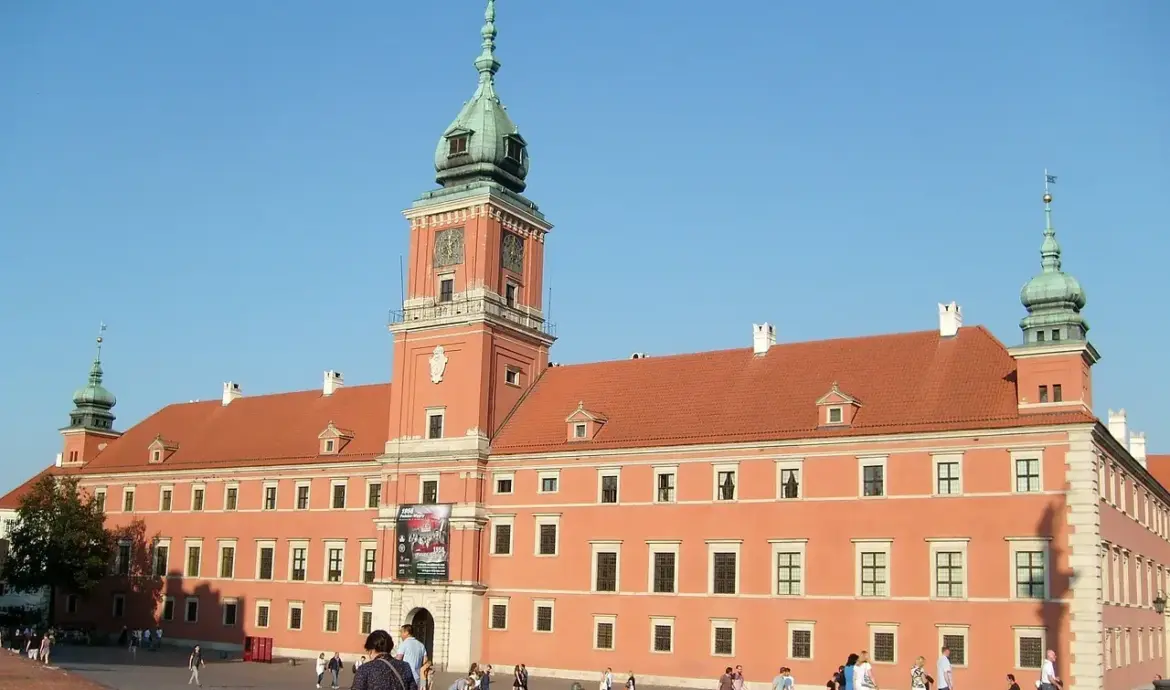 Hvor ligger Warszawa? - Opdag Polens pulserende hjerte fra historiske gader til moderne skyline
