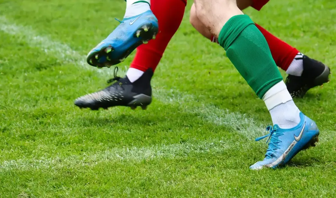 Udligninger i slutminutterne og markante udebaneprestationer – II Liga East runde 28 samlet af polskfodbold.dk